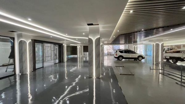 立信立天下一樓停車場